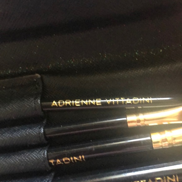 Adrienne Vittadini cosmetic brushes - Picture 3 of 5